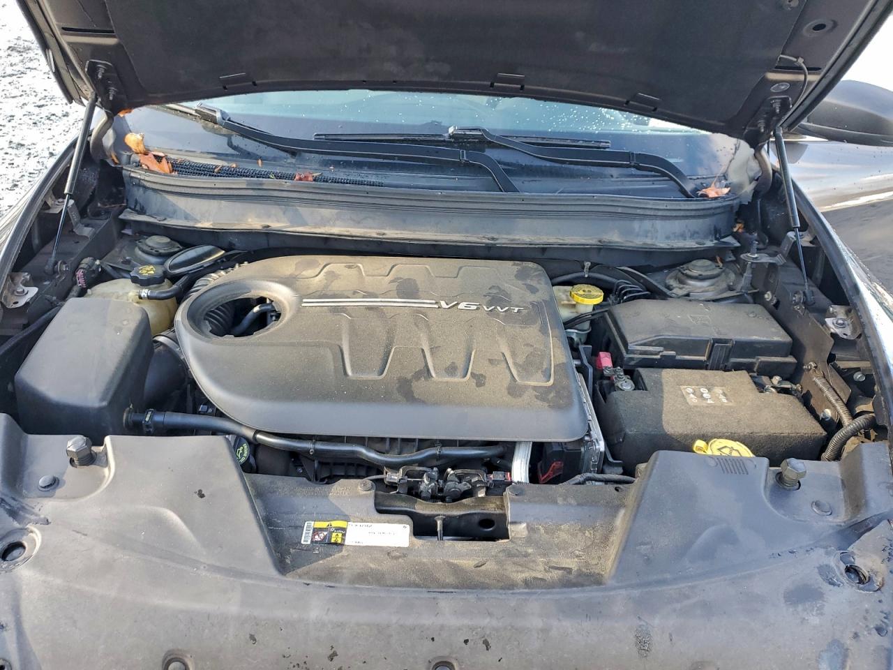 2015 Jeep Cherokee Latitude VIN: 1C4PJLCS3FW532410 Lot: 94582125