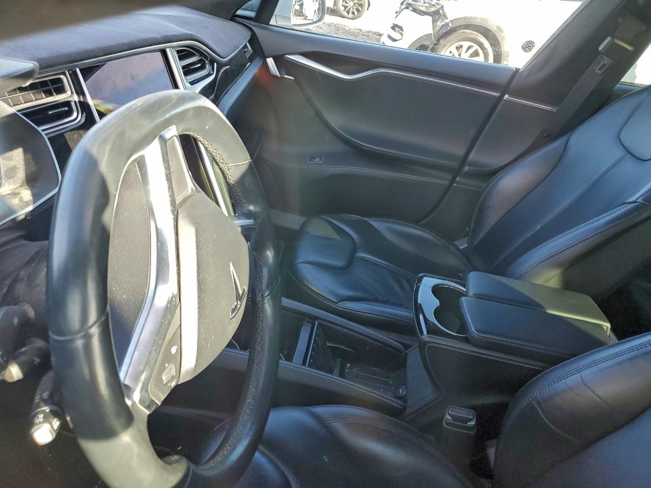 2015 Tesla Model S 85D VIN: 5YJSA1H2XFF081620 Lot: 94305555