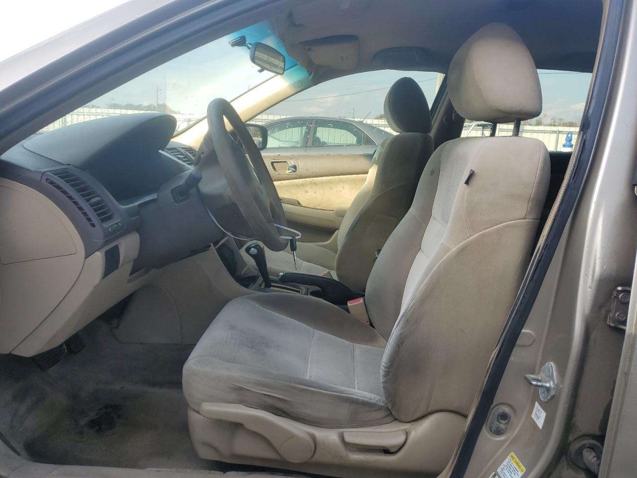 2005 Honda Accord Dx VIN: 1HGCM56175A124364 Lot: 93252525