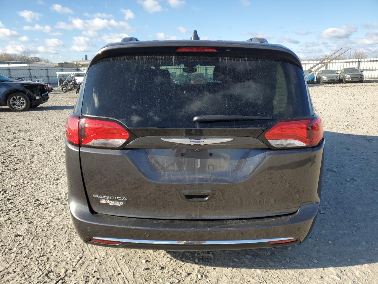 2019 Chrysler Pacifica Touring L VIN: 2C4RC1BG4KR704824 Lot: 91435945