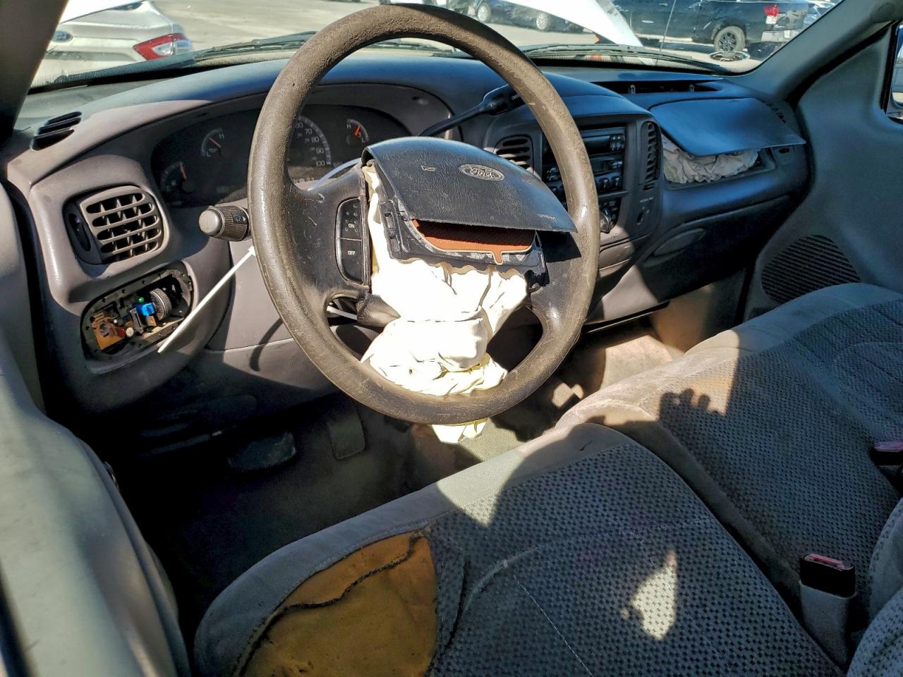 1999 Ford F150 VIN: 1FTRX17L2XKA97919 Lot: 93870265