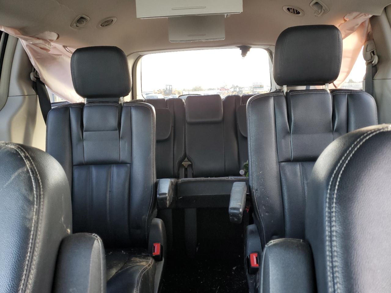 2014 Chrysler Town & Country Touring VIN: 2C4RC1BG1ER256806 Lot: 92252595