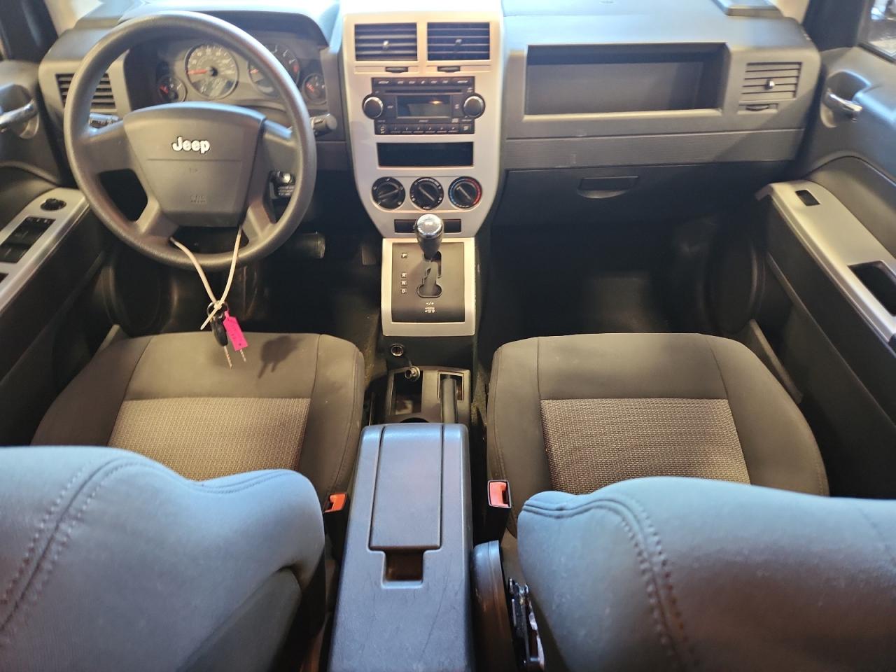 2008 Jeep Compass Sport VIN: 1J8FT47W28D705415 Lot: 90346925