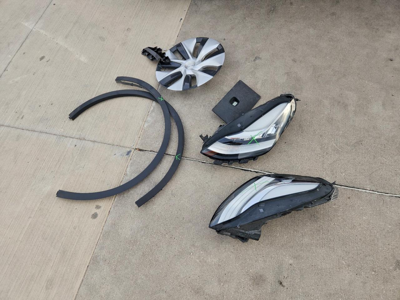 2022 Tesla Model Y VIN: 7SAYGDEE3NF320564 Lot: 92494985