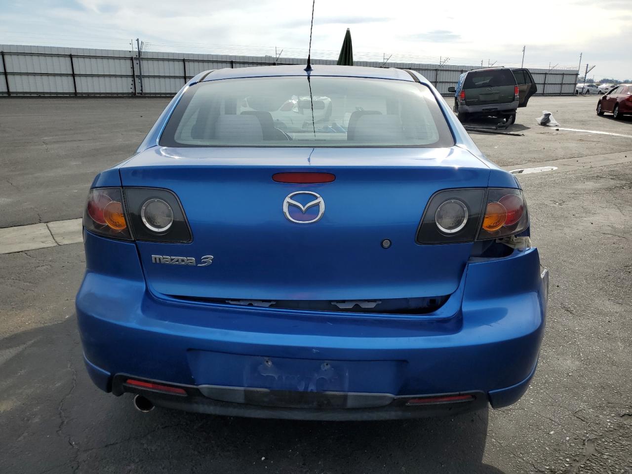 2005 Mazda 3 S VIN: JM1BK123651218574 Lot: 92255235