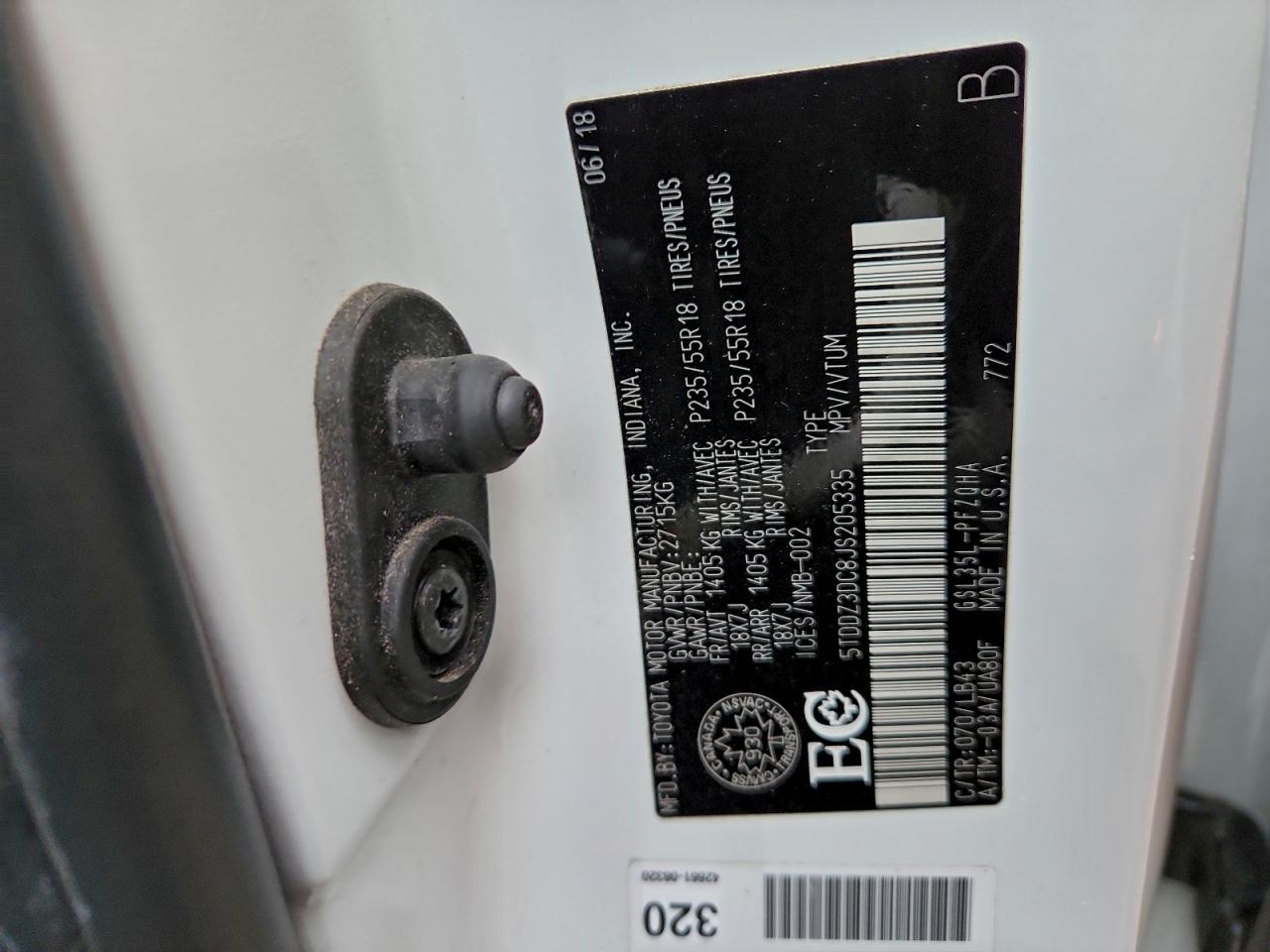 2018 Toyota Sienna Xle VIN: 5TDDZ3DC8JS205335 Lot: 94092945