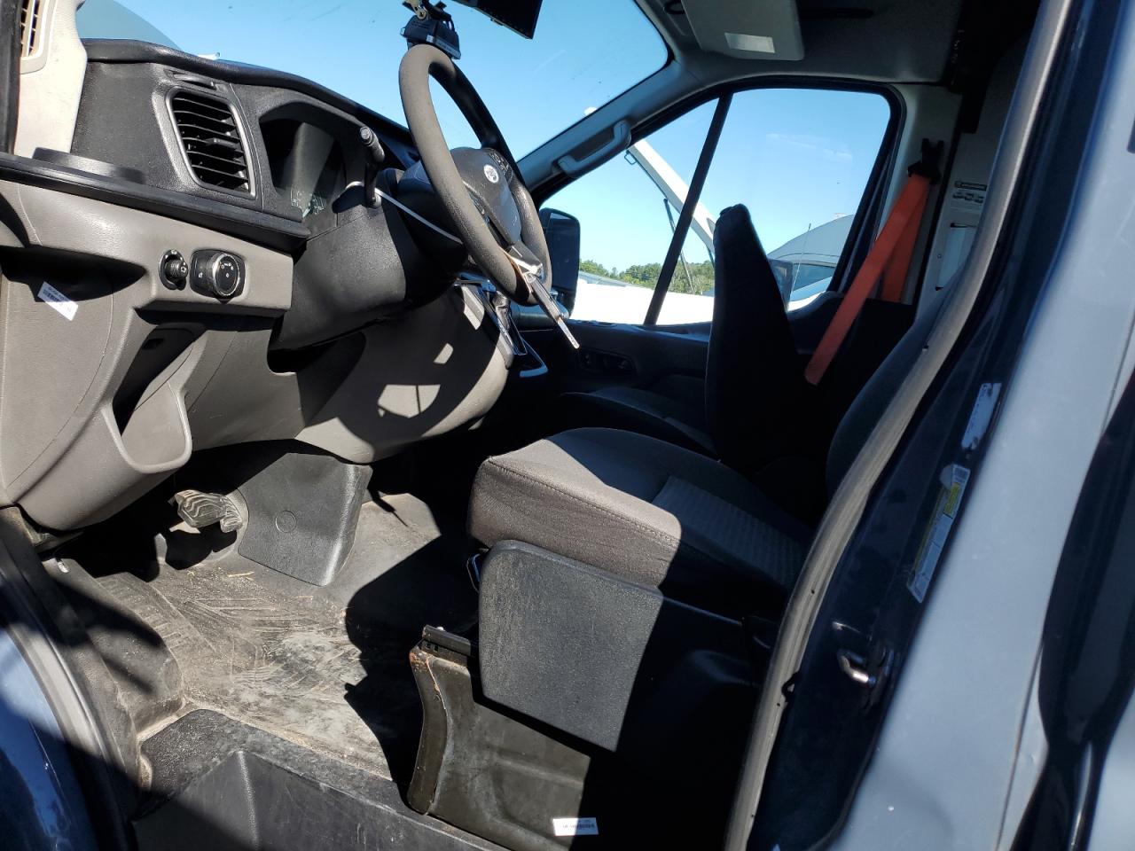 2020 Ford Transit 250 Delivery Van VIN: 1FTBR3X87LKB27705 Lot: 84762905