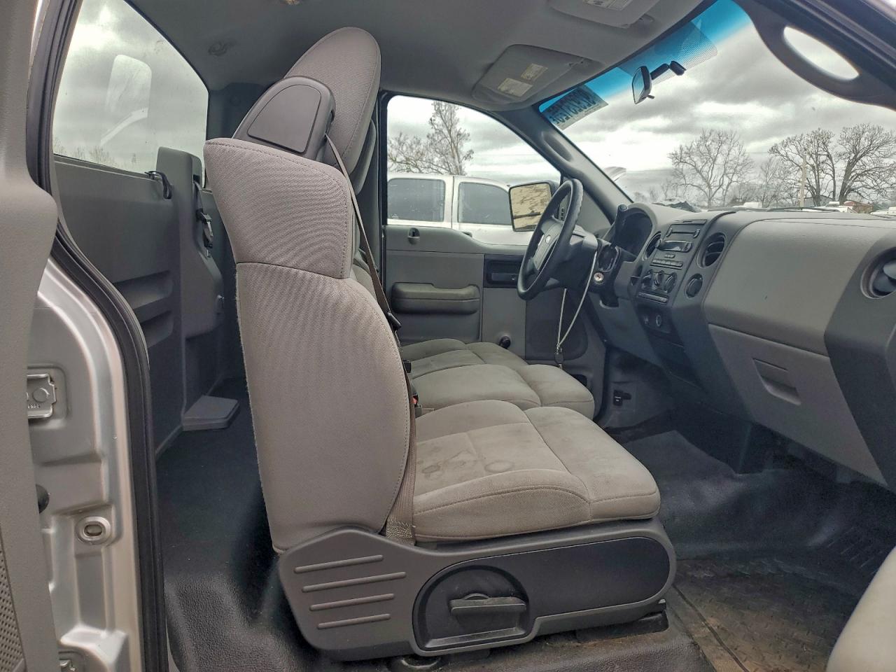 2006 Ford F150 VIN: 1FTRF12256KD87927 Lot: 92923125