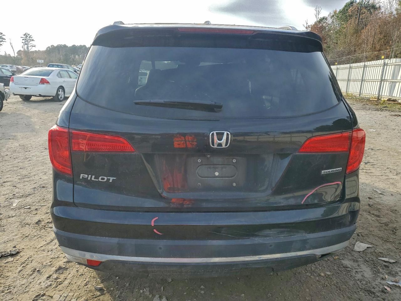 2017 Honda Pilot Touring VIN: 5FNYF5H92HB046721 Lot: 92902395