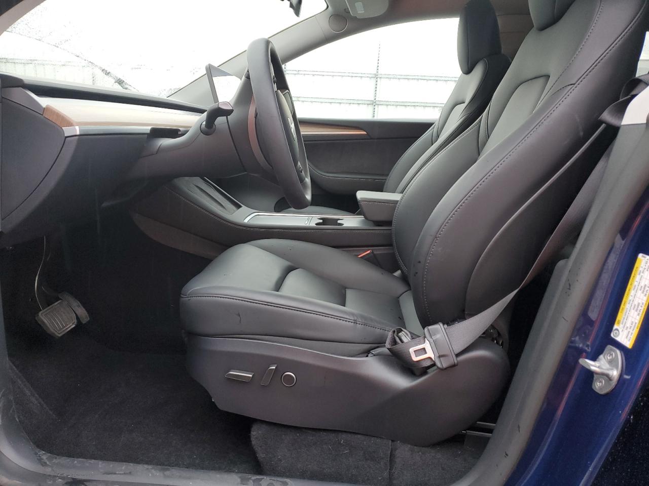 2025 Tesla Model Y VIN: 7SAYGDEE7SF290464 Lot: 93016905