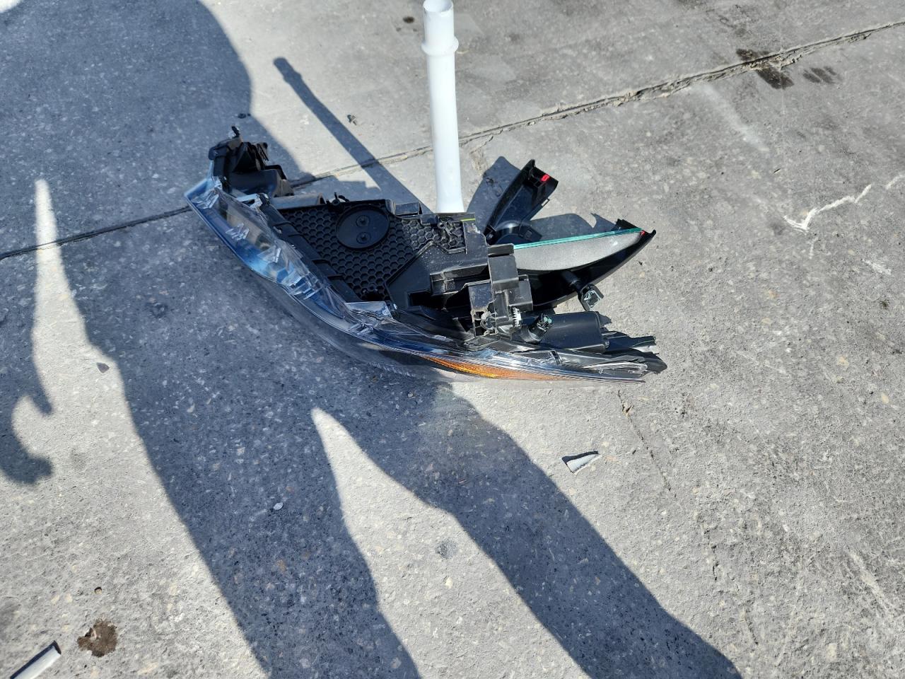 2025 Toyota Corolla Cross Le VIN: 7MUCAAAG8SV146986 Lot: 92043545