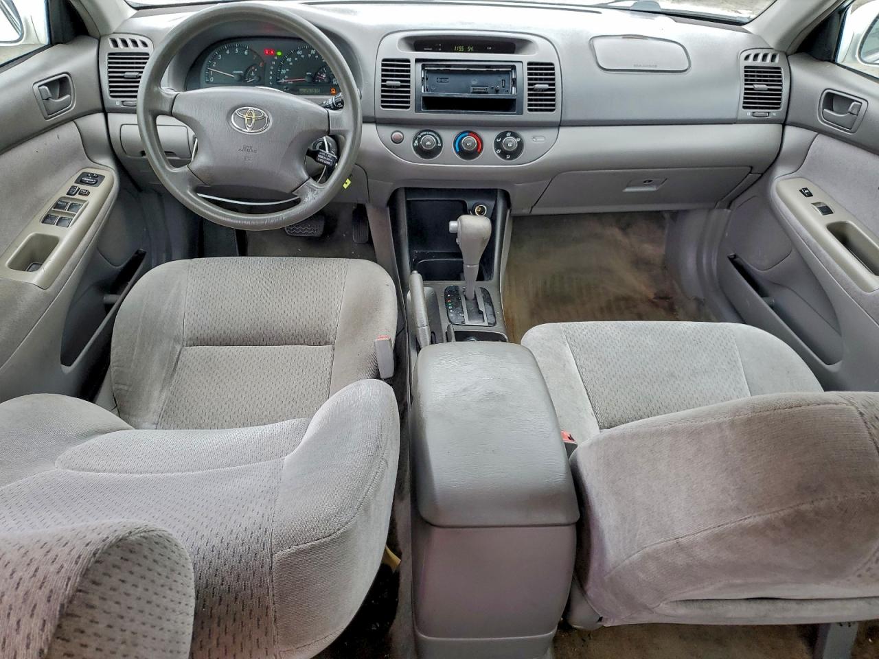 2003 Toyota Camry Le VIN: 4T1BF32K73U058963 Lot: 94373195