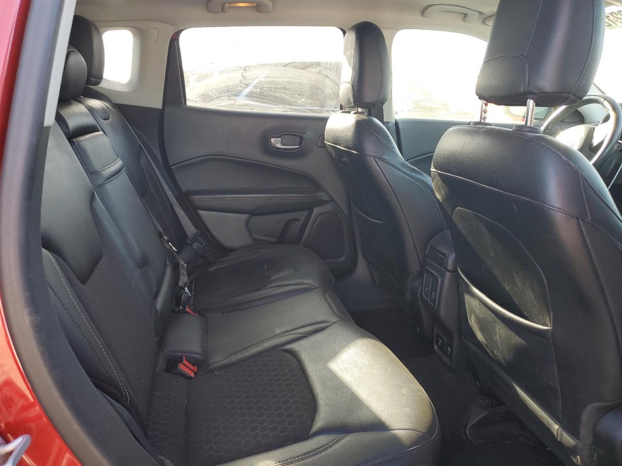 2018 Jeep Compass Latitude VIN: 3C4NJCBB3JT124948 Lot: 92127805