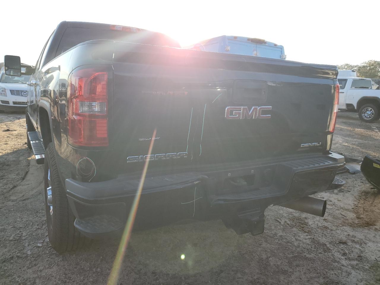 2018 GMC Sierra K3500 Denali VIN: 1GT42YEY6JF155031 Lot: 92489895