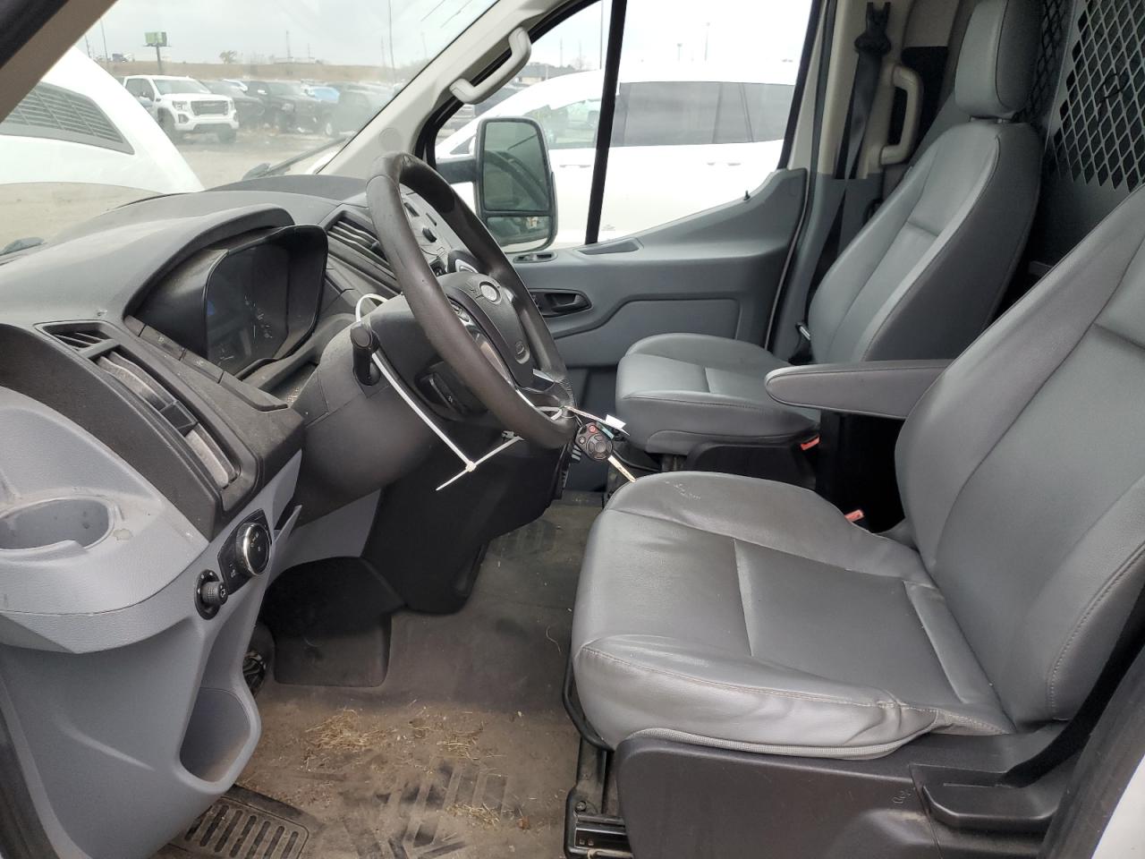 2016 Ford Express Utility / Service Van VIN: 1FTYE1YM1GKB44348 Lot: 91686885