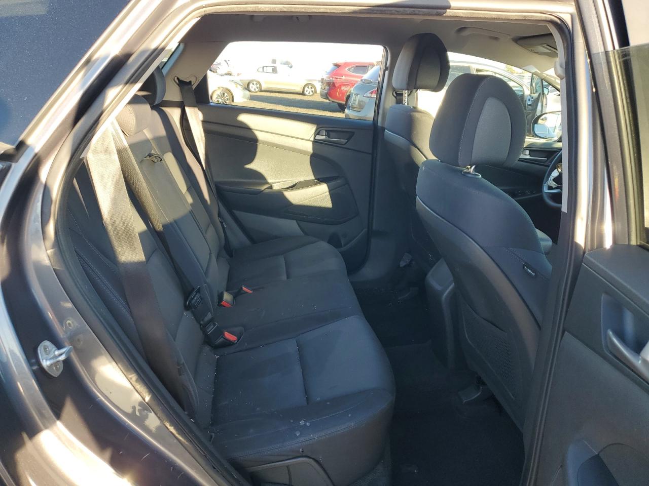 2018 Hyundai Tucson Se VIN: KM8J2CA40JU756497 Lot: 90759775