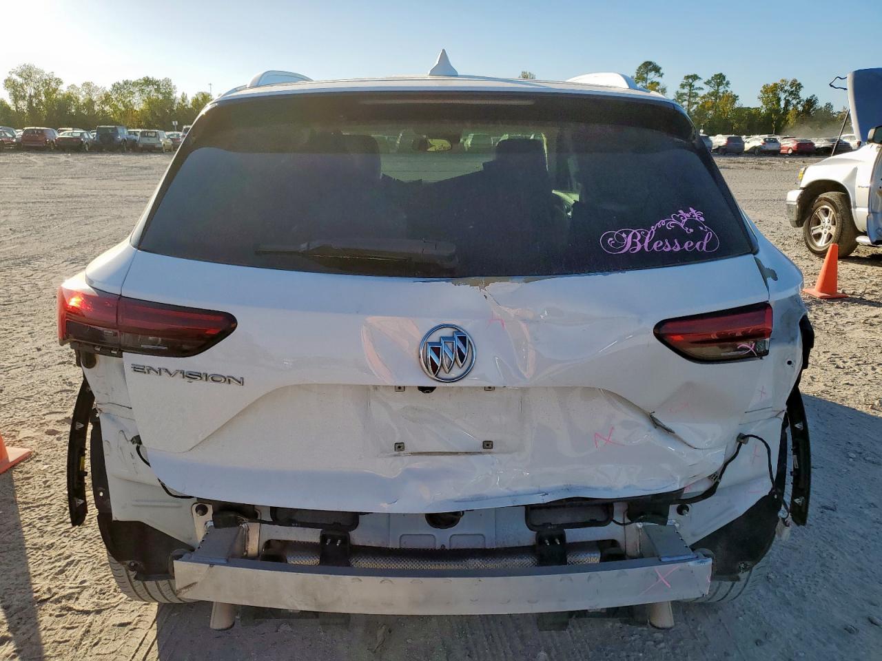 2021 Buick Envision Essence VIN: LRBFZNR4XMD104690 Lot: 92026155