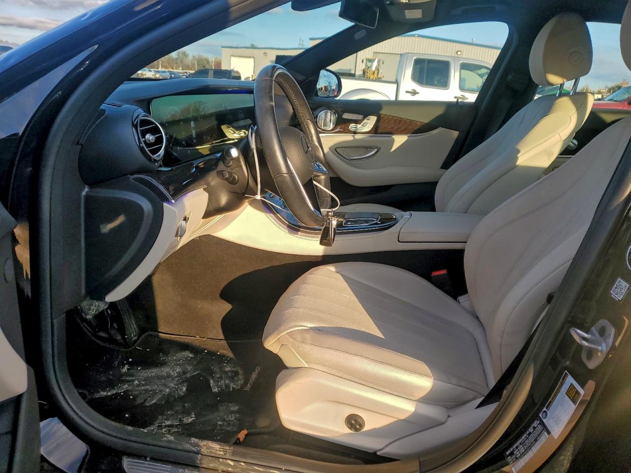 2021 Mercedes-Benz E 350 VIN: W1KZF8DBXMA892554 Lot: 94157805