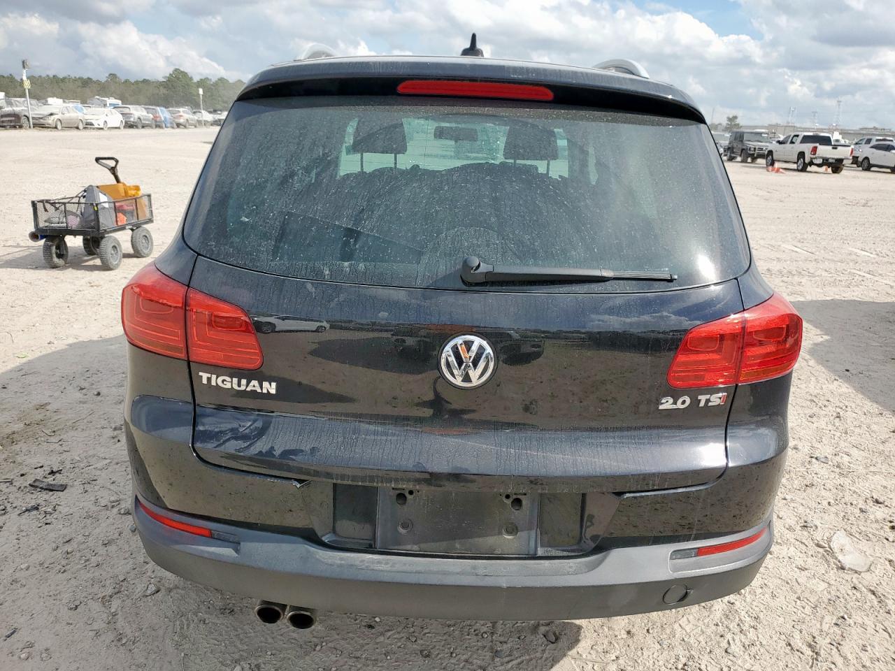 2015 Volkswagen Tiguan S VIN: WVGAV7AX2FW555902 Lot: 93837065