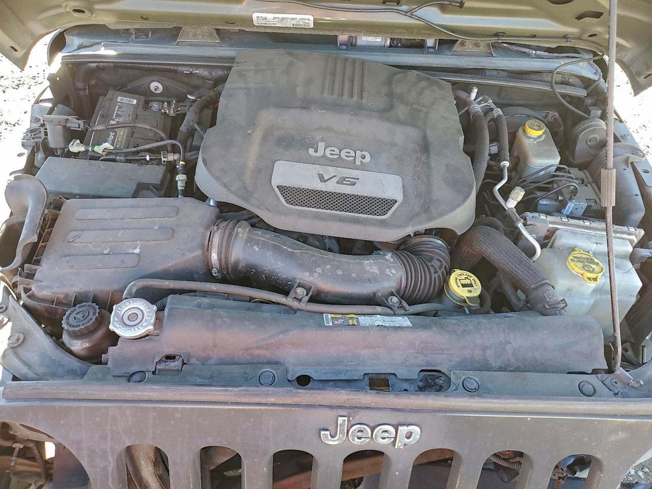 2015 Jeep Wrangler Unlimited Sport VIN: 1C4BJWDG8FL605259 Lot: 94185835