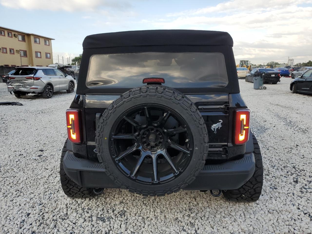 2021 Ford Bronco Base VIN: 1FMEE5DH9MLA73100 Lot: 93820685