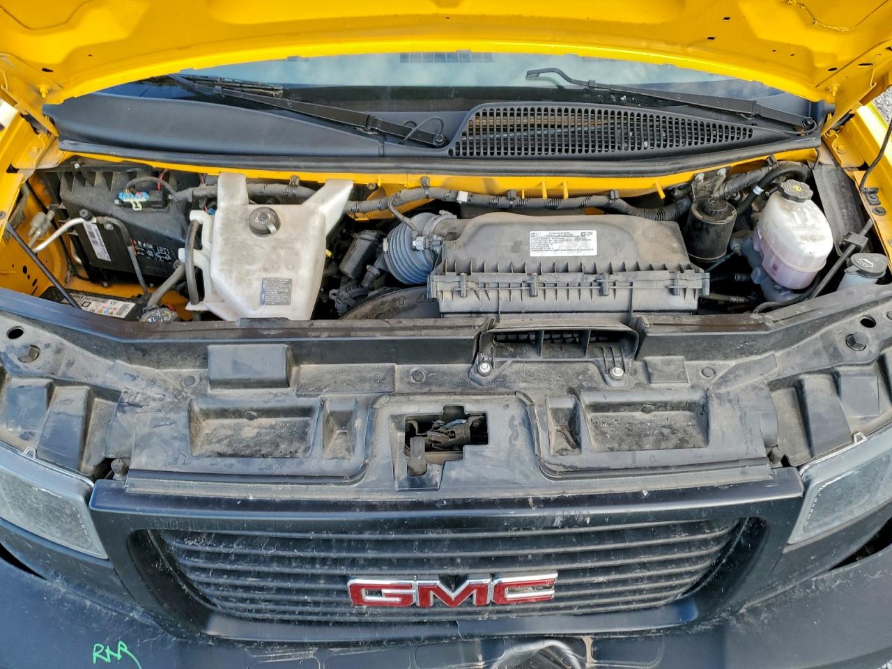 2022 GMC Savana Cut - Box Truck VIN: 7GZ37TC72NN003224 Lot: 94301995