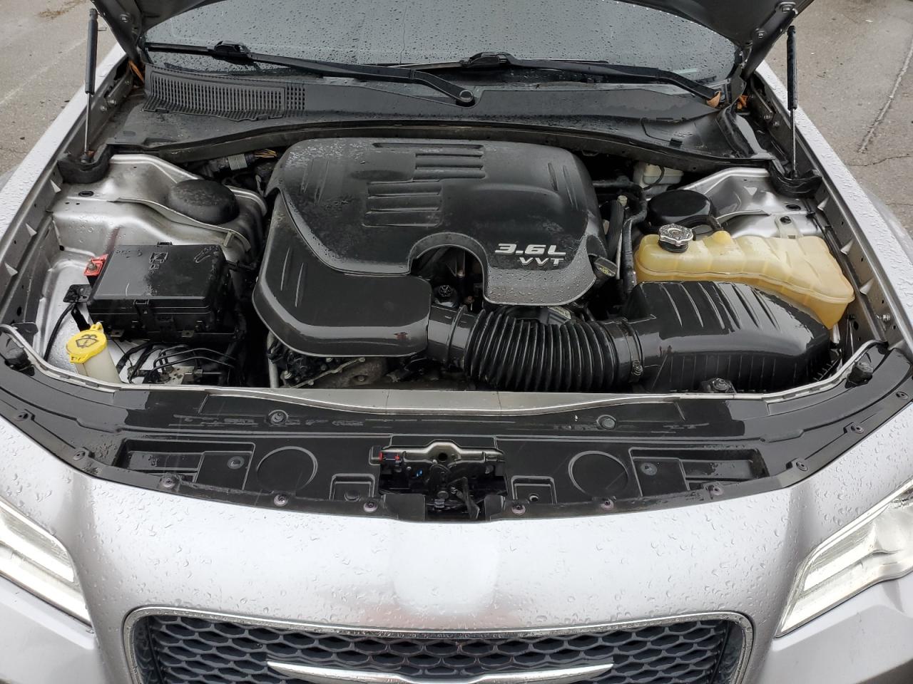 2015 Chrysler 300 Limited VIN: 2C3CCAAG6FH899204 Lot: 91850625