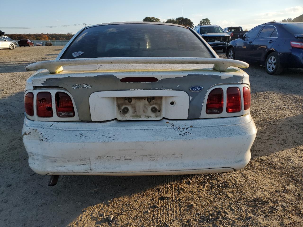 1996 Ford Mustang VIN: 1FALP4046TF202111 Lot: 91920185