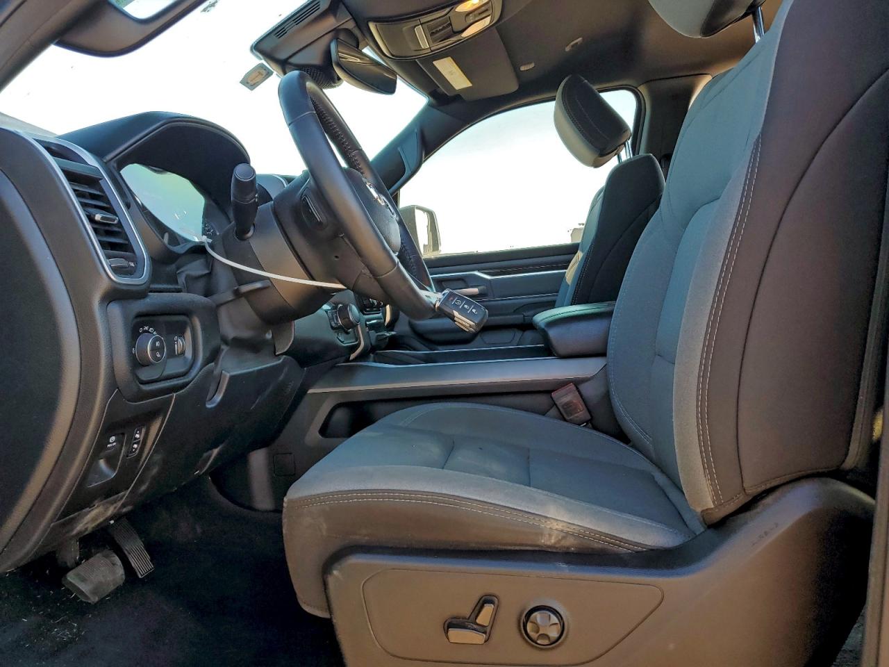 2021 Ram 1500 Big Horn 4Wd W/ VIN: 1C6SRFFT8MN646373 Lot: 90648675