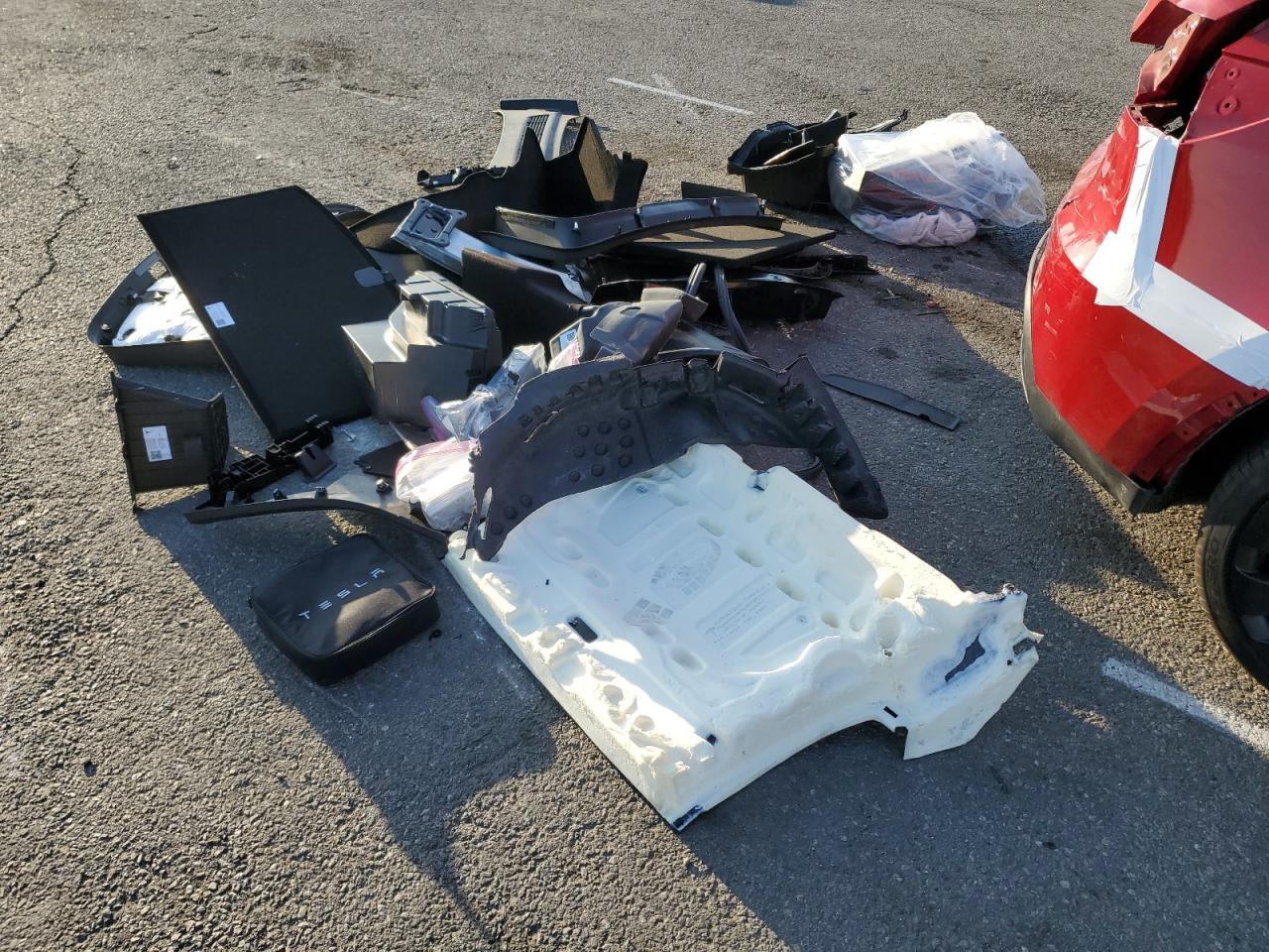 2022 Tesla Model Y VIN: 7SAYGDEF3NF466696 Lot: 91127865