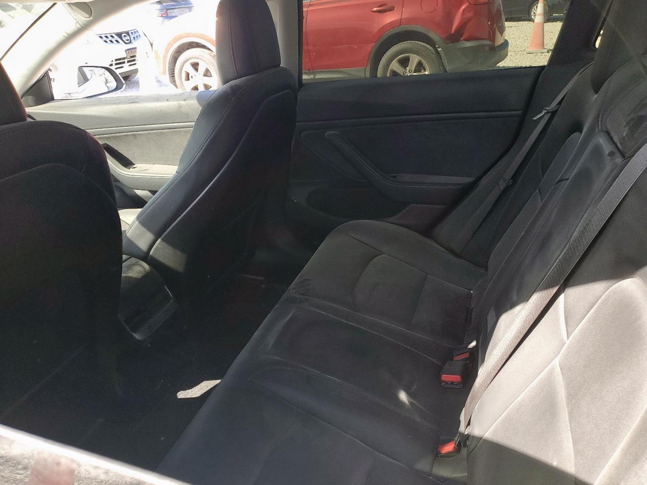 2018 Tesla Model 3 VIN: 5YJ3E1EA8JF062352 Lot: 92884735