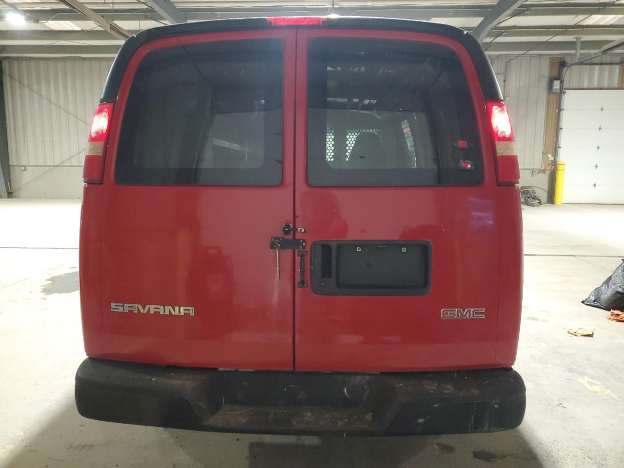 2005 GMC Savana G3500 VIN: 1GTHG35U651221888 Lot: 92570655