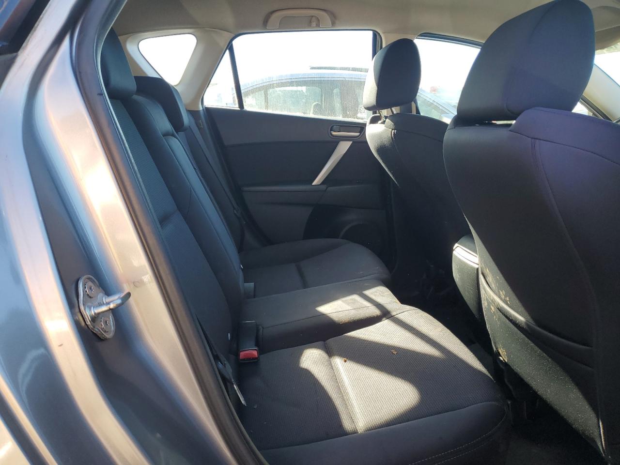 2010 Mazda 3 S VIN: JM1BL1H54A1280829 Lot: 92114205