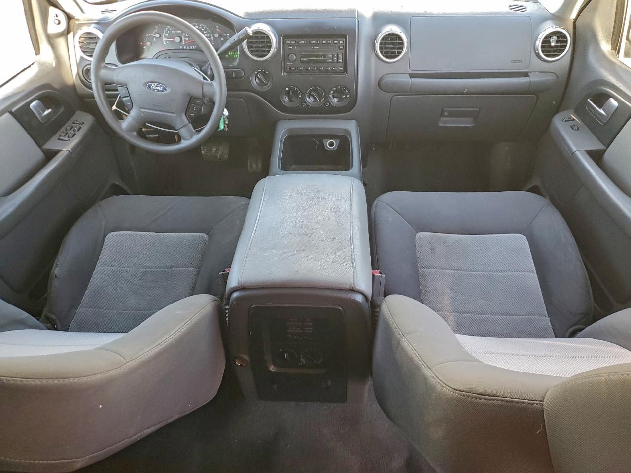 2003 Ford Expedition Xlt VIN: 1FMFU16L73LC15704 Lot: 94916295