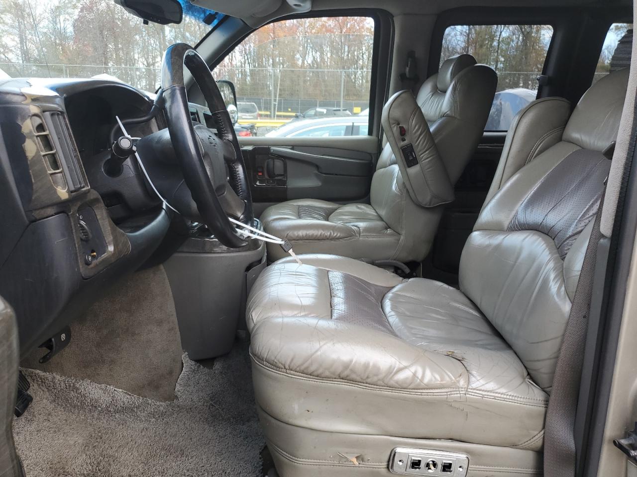 2003 Chevrolet Express G1500 VIN: 1GBFG15T131113845 Lot: 91383935