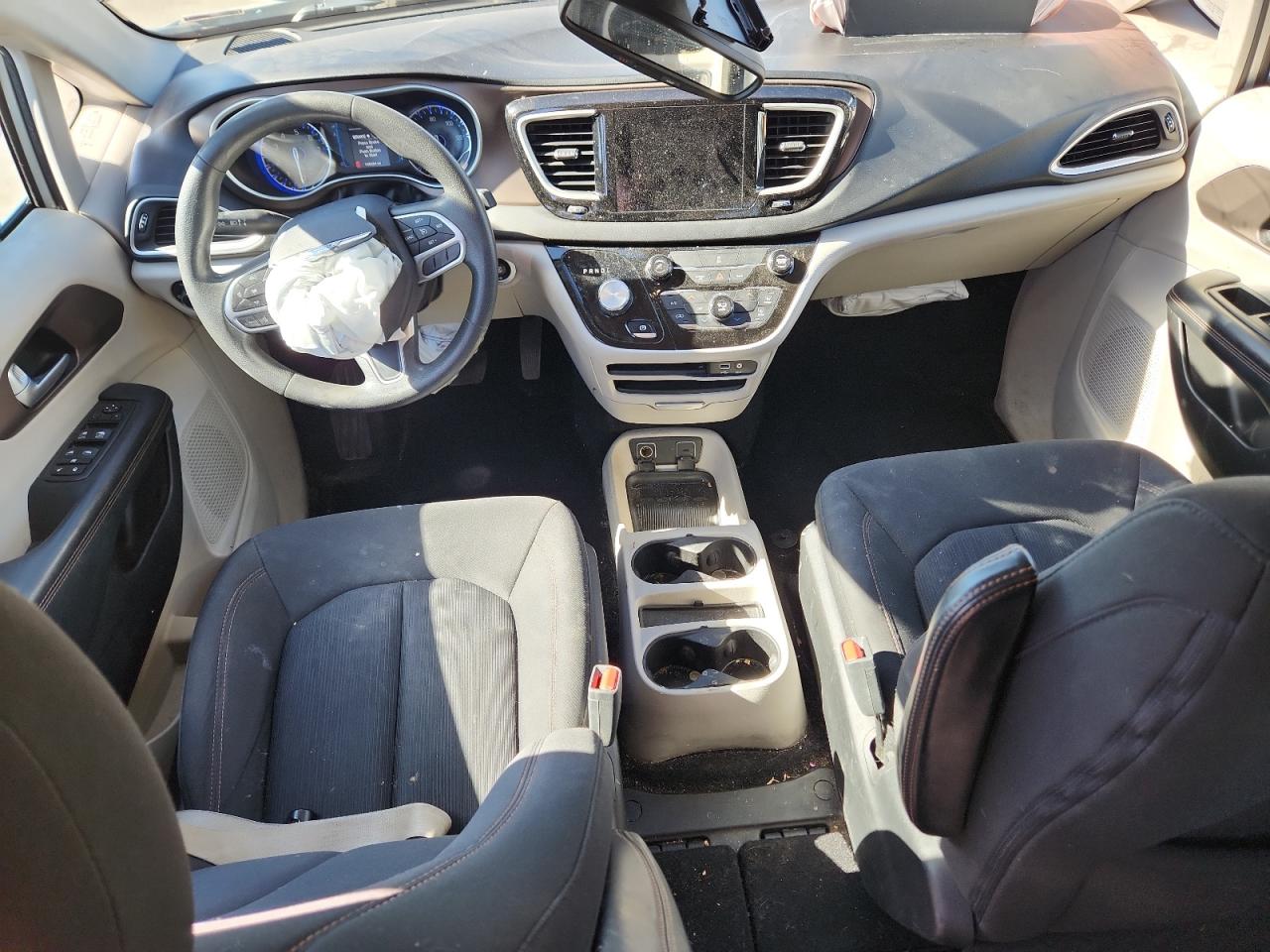 2017 Chrysler Pacifica Touring VIN: 2C4RC1DG2HR565590 Lot: 90915735