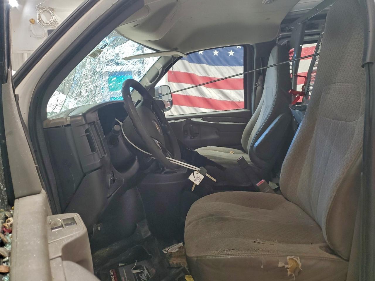 2015 Chevrolet Express G2500 VIN: 1GCWGFCF2F1198933 Lot: 92815755