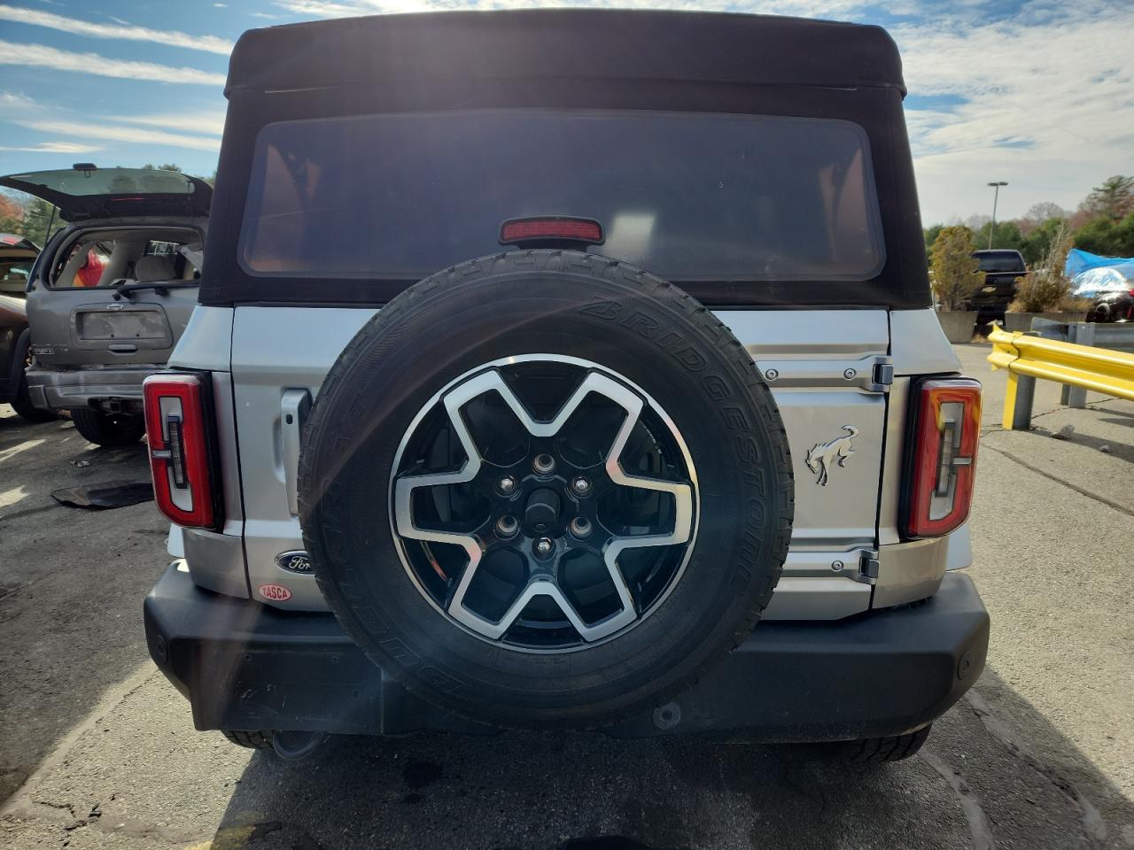 2023 Ford Bronco Base VIN: 1FMEE5BP0PLA87210 Lot: 93671045