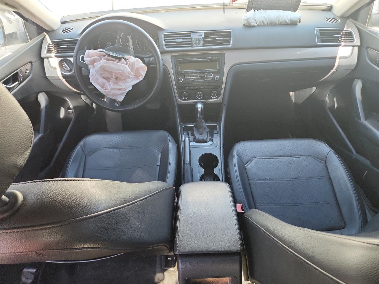 2014 Volkswagen Passat S VIN: 1VWAT7A33EC111979 Lot: 92721965