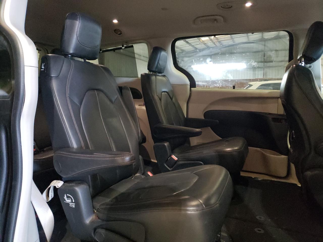 2017 Chrysler Pacifica Touring L VIN: 2C4RC1BG9HR734233 Lot: 92179725