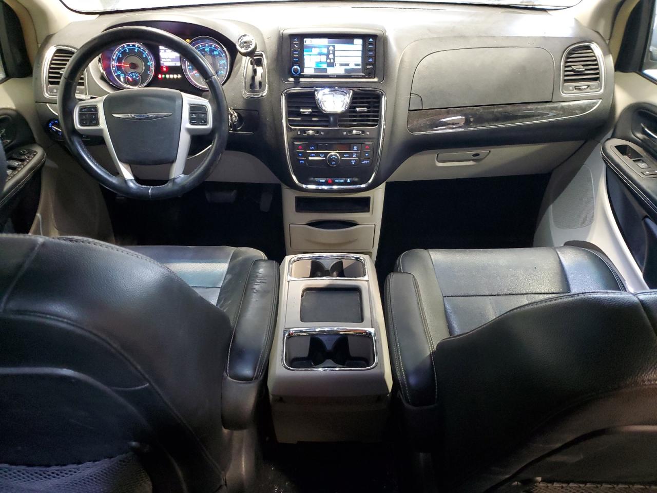 2016 Chrysler Town & Country Touring VIN: 2C4RC1BG0GR213027 Lot: 90756325