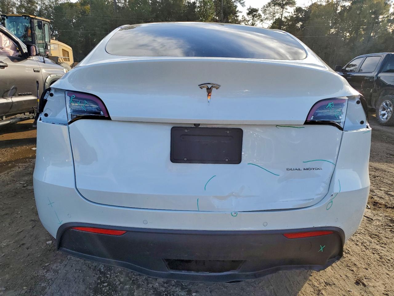 2022 Tesla Model Y VIN: 7SAYGDEE2NF425919 Lot: 93072105