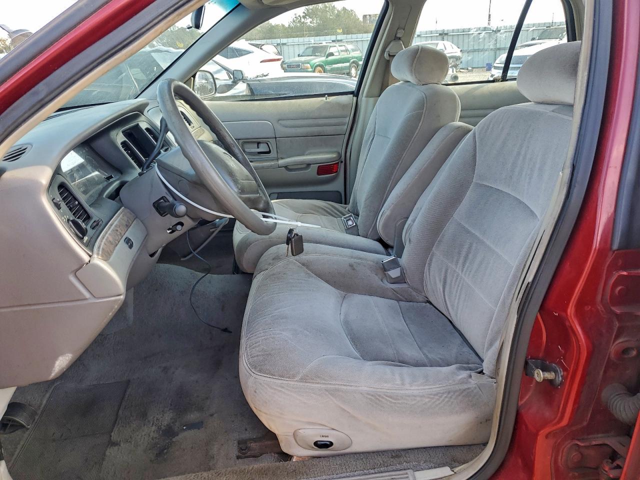 1999 Ford Crown Victoria Lx VIN: 2FAFP74W1XX197663 Lot: 93975055