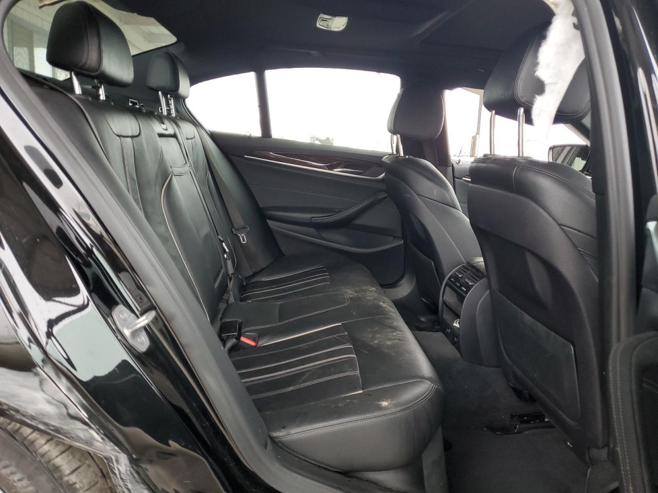 Фото: WBAJA5C51JG899673