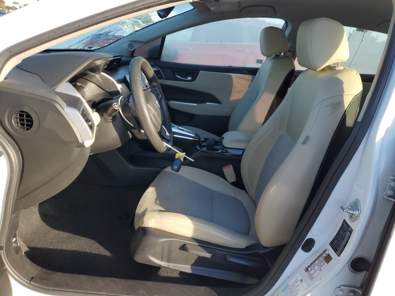 2018 Honda Clarity VIN: JHMZC5F18JC000211 Lot: 92854485