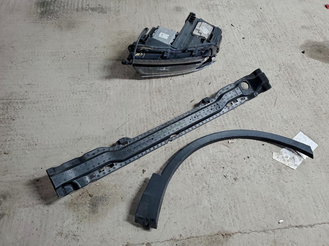 2018 Volkswagen Tiguan Sel Premium VIN: 3VV5B7AX5JM092453 Lot: 93933515