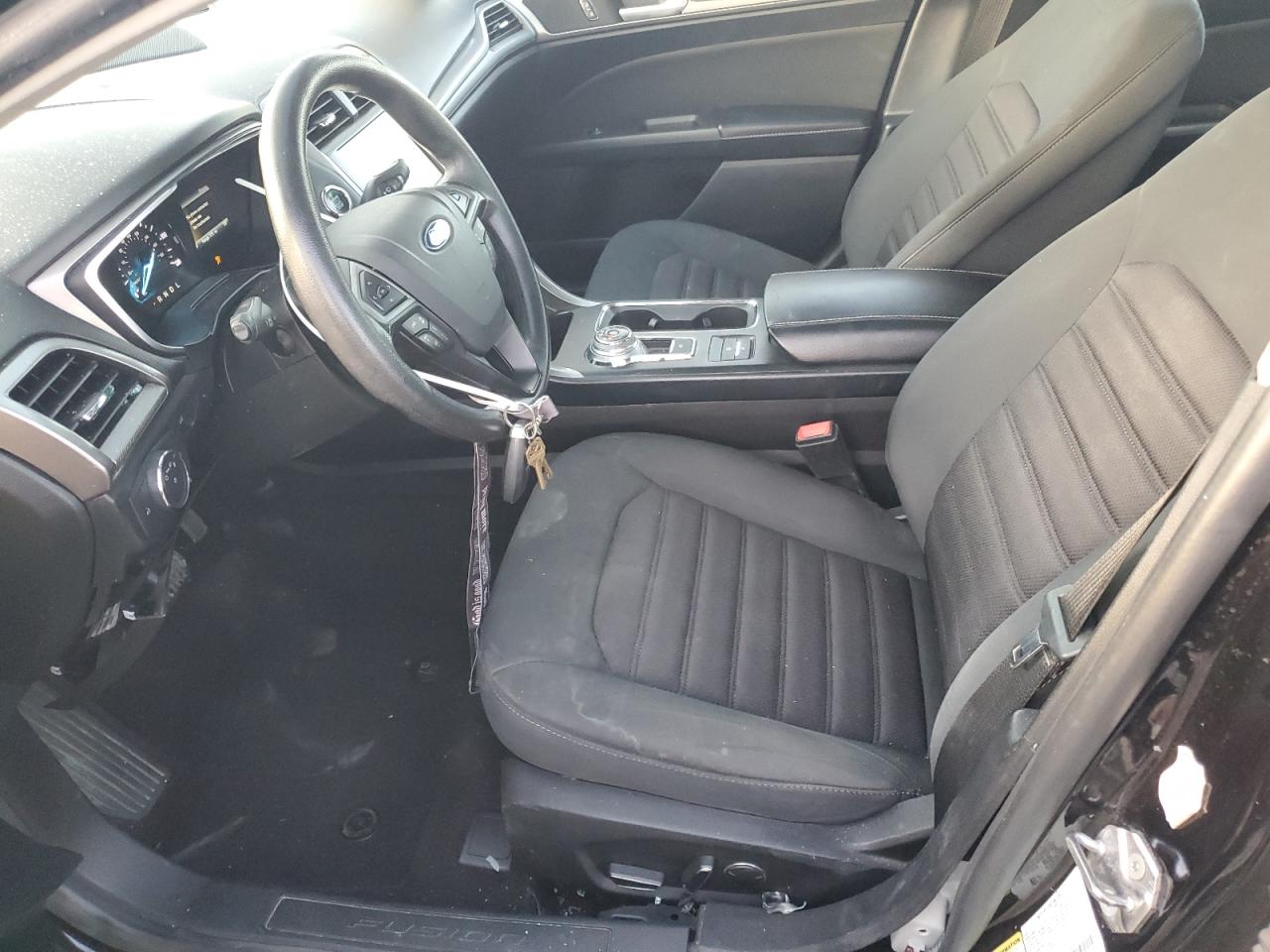 2019 Ford Fusion Se VIN: 3FA6P0LU2KR187531 Lot: 92135835