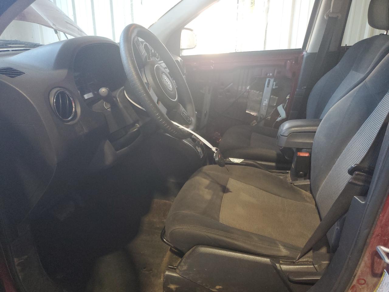 2015 Jeep Compass Sport VIN: 1C4NJDBB4FD317046 Lot: 92794075