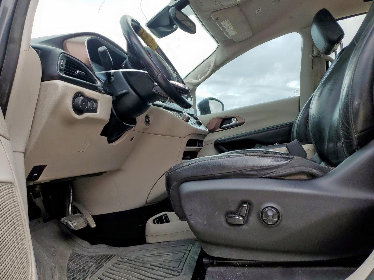 2019 Chrysler Pacifica Touring L VIN: 2C4RC1BG8KR551025 Lot: 91120885