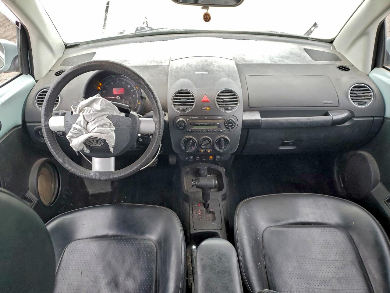 2006 Volkswagen New Beetle Convertible Option Package 1 VIN: 3VWRF31Y16M320572 Lot: 93727015